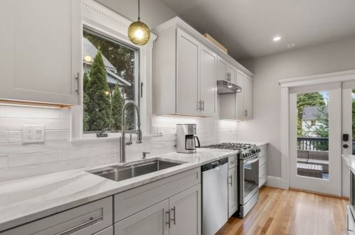 73 Fletcher St, Boston MA 02131-1918 exterior