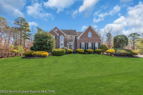 33 Jefferson Ct, Jackson Twp NJ  08527-5159 exterior