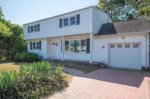 280 Lexington Ave, Babylon, NY 11704-5317