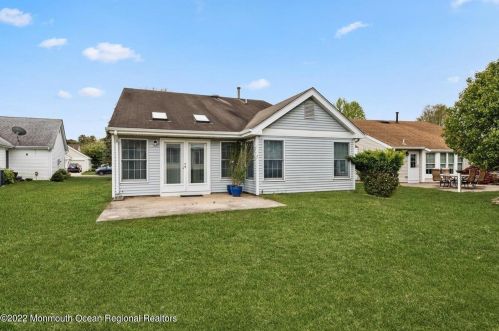 313 Devon St, Lakehurst NJ 08759-4636 exterior