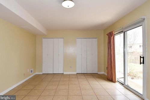 1043 Warbler Pl, Mc Lean VA  22101-2019 exterior