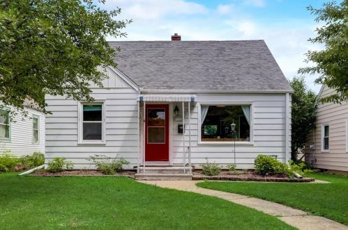 3172 80th St, Milwaukee WI  53219-3501 exterior