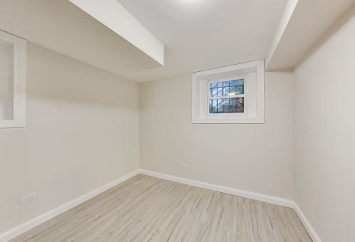 4912 Washington Park Ct, Chicago IL 60615-2304 exterior