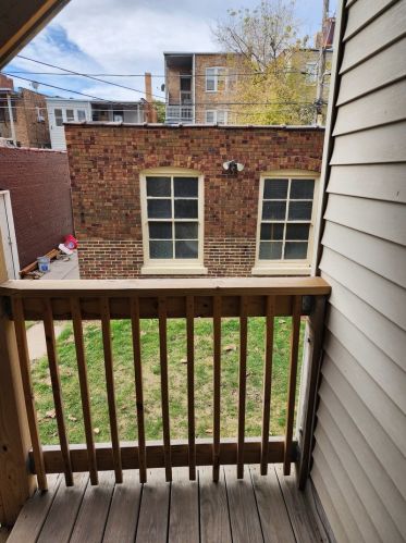 8030 Eberhart Ave, Chicago IL 60637-2484 exterior