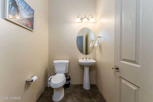 150 Castlefield Cir, Tucson AZ  85704-5783 exterior