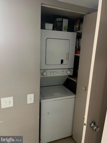 1420 Locust St, Philadelphia PA 19102-4201 exterior