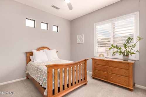 23002 52nd St, Phoenix AZ 85018-4402 exterior