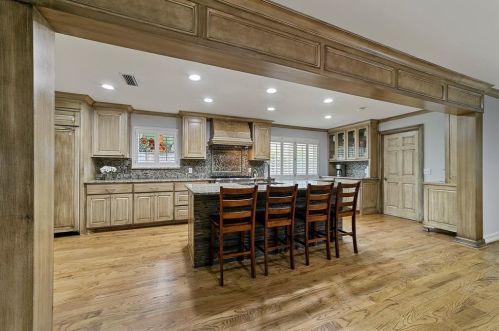 10526 Berry Knl Dr, Dallas TX 75230-4245 exterior