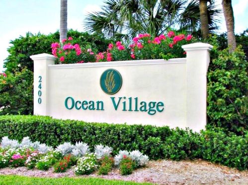 702 Southstar Dr, Fort Pierce FL 34949-9120 exterior