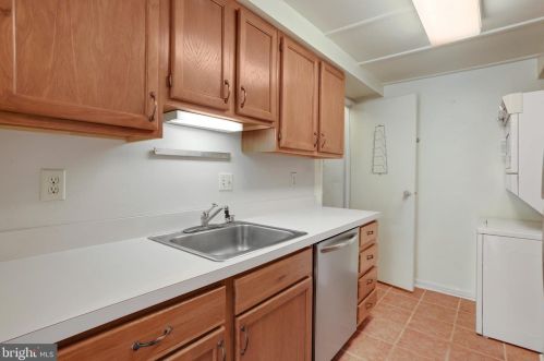 528 Gln Ct, Glen Burnie MD 21061-5013 exterior