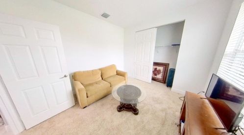 898 Curtis St, Fort Pierce FL 34983-1935 exterior