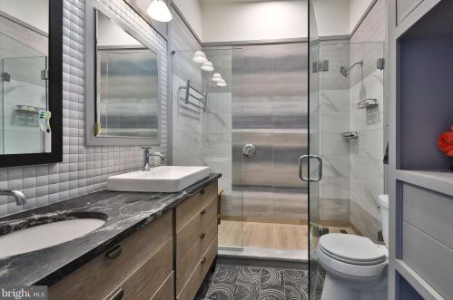 1513 Bainbridge St, Philadelphia PA 19146-2130 exterior