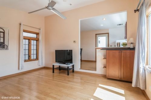 2928 Elston Ave, Chicago IL 60618-1809 exterior