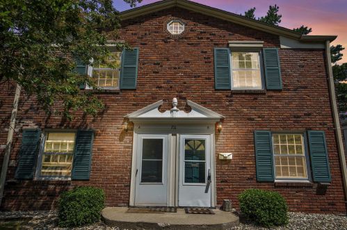 711 Garland Cir, Kalamazoo, MI 49008-4402