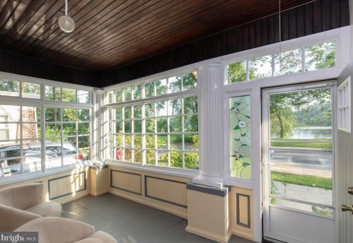 1532 Riverside Dr, Trenton NJ  08618-5851 exterior