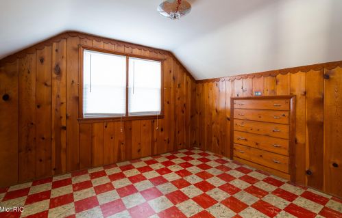 1423 Parkhurst Ave, Grand Rapids MI 49504-2646 exterior