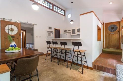 2011 Alameda Dr, Austin TX  78704-4311 exterior