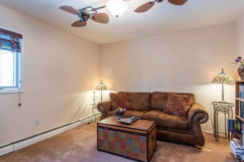 6 Gables Ct, Huntington Station NY 11746-4852 exterior