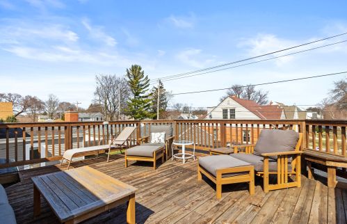 4801 Diversey Blvd, Milwaukee WI 53217-5919 exterior