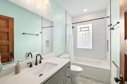 2946 Stowell Ave, Milwaukee WI 53211-3349 exterior