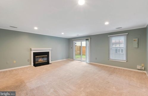 7047 Chesley Search Way, Alexandria VA 22315-4754 exterior