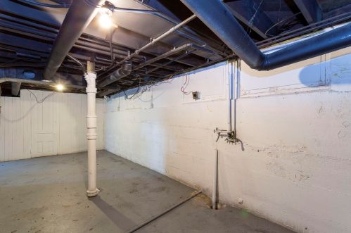 1000 Tamarack Ave, Grand Rapids MI 49504-3038 exterior