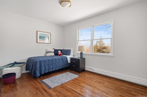 30 Woodcrest Dr, Armonk NY 10504-2904 exterior