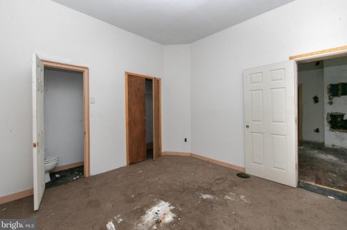 568 Spruce St, Camden NJ 08103-2131 exterior