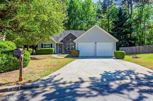 4519 Score Ct, Lithonia, GA 30039-7714