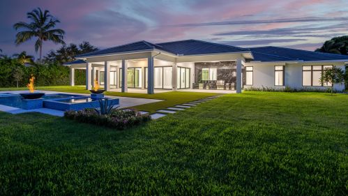 8235 Twin Lk Dr, Boca Raton FL 33496-1922 exterior