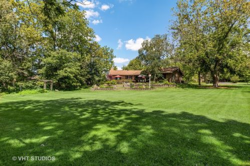 9809 Partridge Ln, Bull Valley IL 60014-6606 exterior