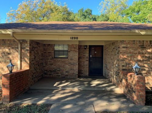 1200 Cliff Dr, Graham TX 76450-4105 exterior