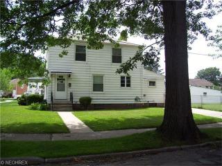 3420 144th St, Cleveland, OH 44111-2202