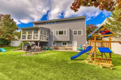 180 Cockonoe Ave, Babylon NY 11702-1904 exterior