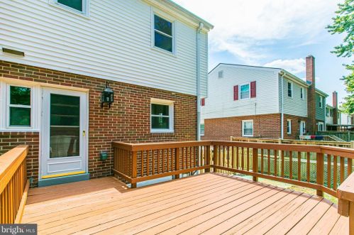 6934 Westhampton Dr, Alexandria VA 22307-1528 exterior