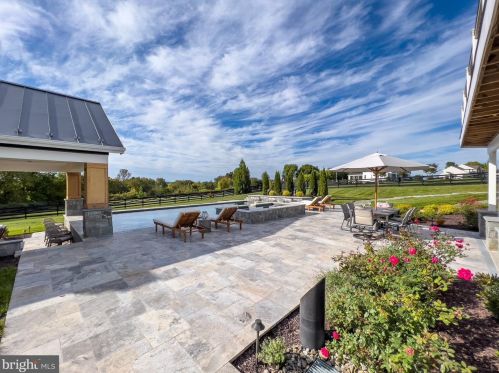 23073 Creighton Farms Dr, Leesburg VA 20175-6491 exterior