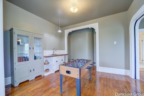 523 Clay Ave, Meskegon MI 49440-1002 exterior