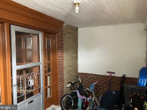 321 Darby Ter, Darby, PA 19023-2610