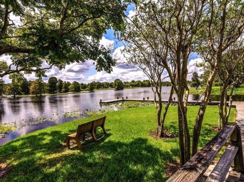 708 Grand Cir, Tampa FL  33617-7844 exterior