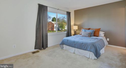 131 Catoctin Cir, Leesburg VA  20175-3808 exterior