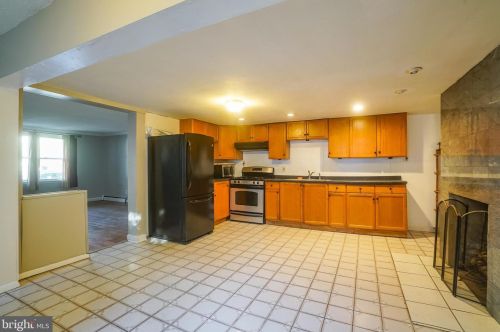 644 2 St, Trenton NJ 08611-3021 exterior