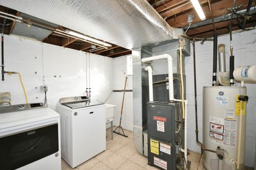 4985 Aspen St, Pittsburgh PA  15122-1250 exterior