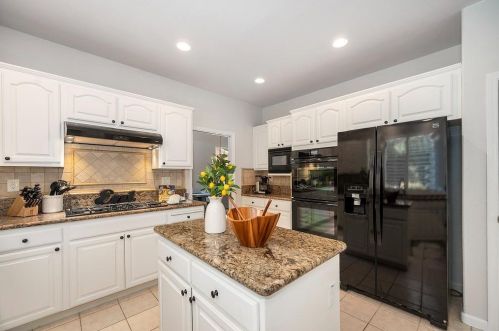 1258 Manning Dr, Folsom CA 95762-5845 exterior