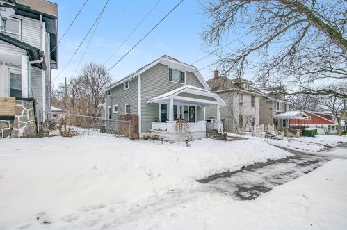 877 11th St, Grand Rapids, MI 49504-4309