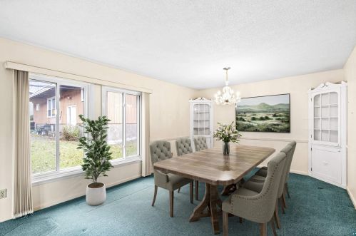 808 Arrowhead Rd, Duluth MN 55811-2207 exterior