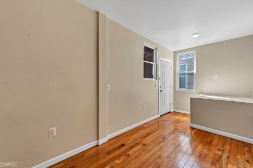 5937 Artesian Ave, Chicago IL 60645-5301 exterior