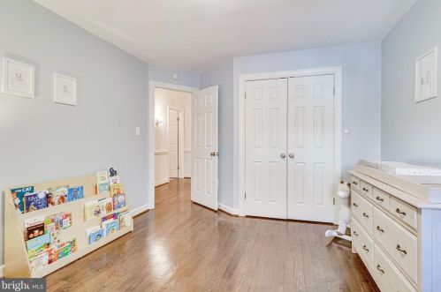 6636 Hampton View Pl, Mc Lean VA 22101-6003 exterior