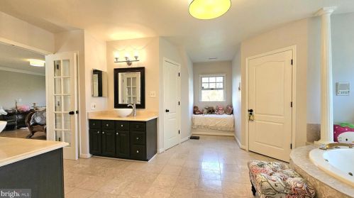 17815 Fraley Farm Rd, Rockville MD 20855-1664 exterior