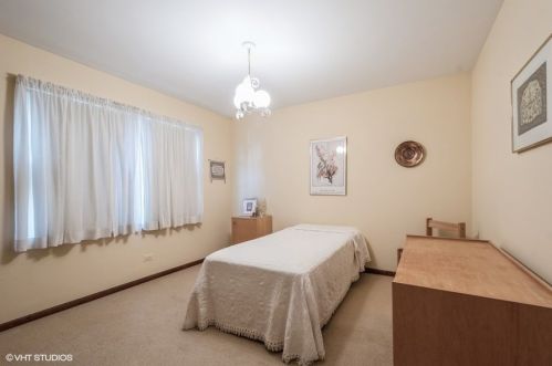 2618 Pratt Ave, Chicago IL 60712-3350 exterior