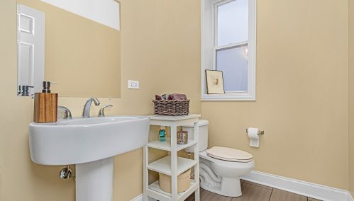 3935 Drake Ave, Chicago IL 60618-2219 exterior